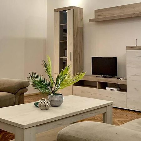 Central City Apartment Üsküp Dış mekan fotoğraf