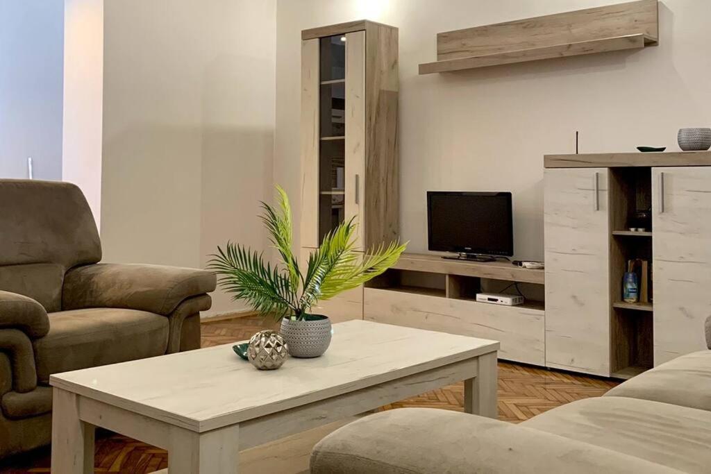 Central City Apartment Üsküp Dış mekan fotoğraf